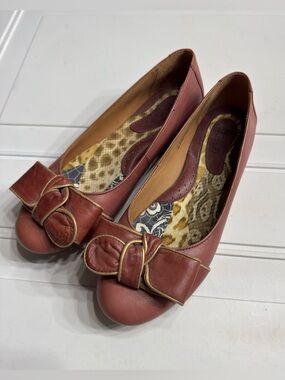 Born Women’s Sz 7.5 Brown Leather Bow Toe Mary Jane Slip On Shoes